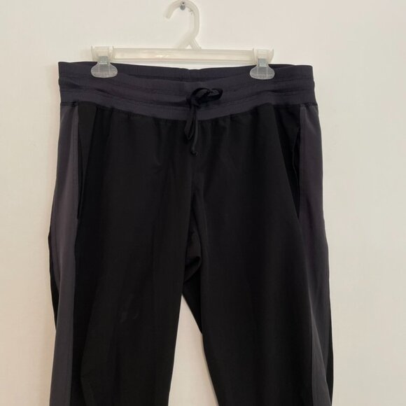 C9 BY CHAMPION Semi Fitted Drawstring Capri Pant Black Gray Colorblock Active L - Picture 3 of 15